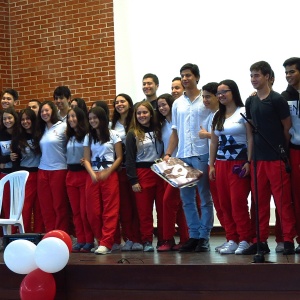 Izada de bandera y despedida de prom 2016
